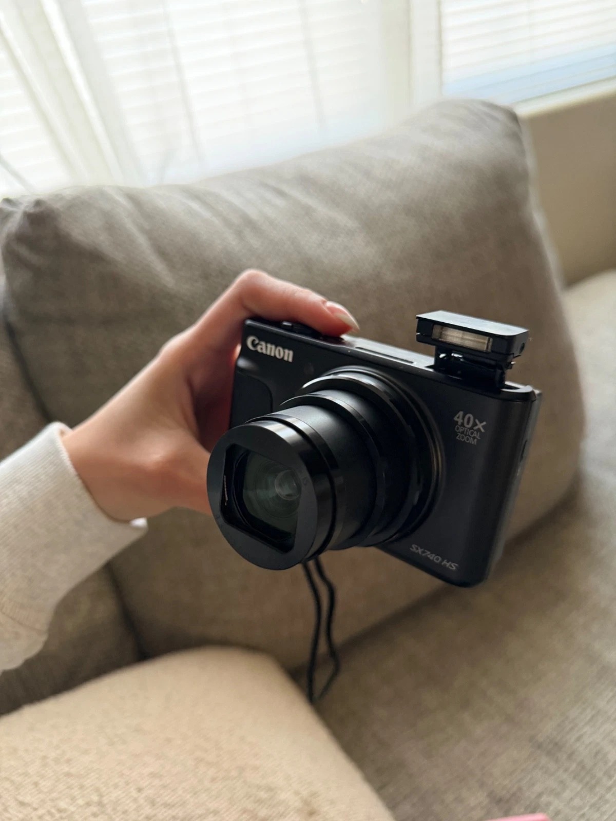 Canon PowerShot SX740 HS – 20.3 Megapixel Camera (Black) thumbnail 6