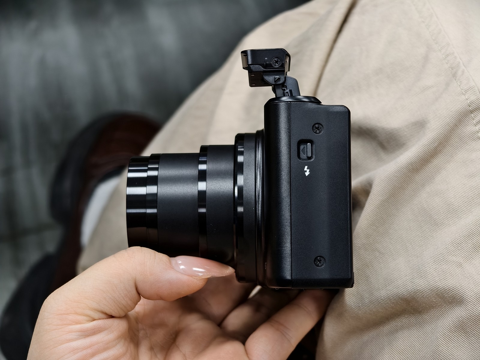 Canon PowerShot SX740 HS 20MP 40 x Zoom 4K Digital Point & Shoot Camera thumbnail 5