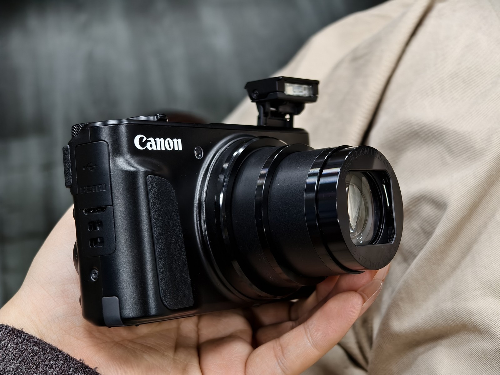 Canon PowerShot SX740 HS 20MP 40 x Zoom 4K Digital Point & Shoot Camera thumbnail 7