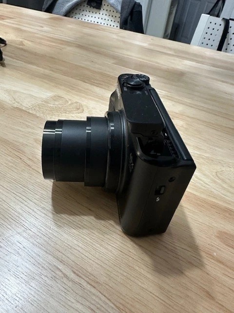 Canon PowerShot SX740 HS Black – Great Condition with Battery & Charger thumbnail 6