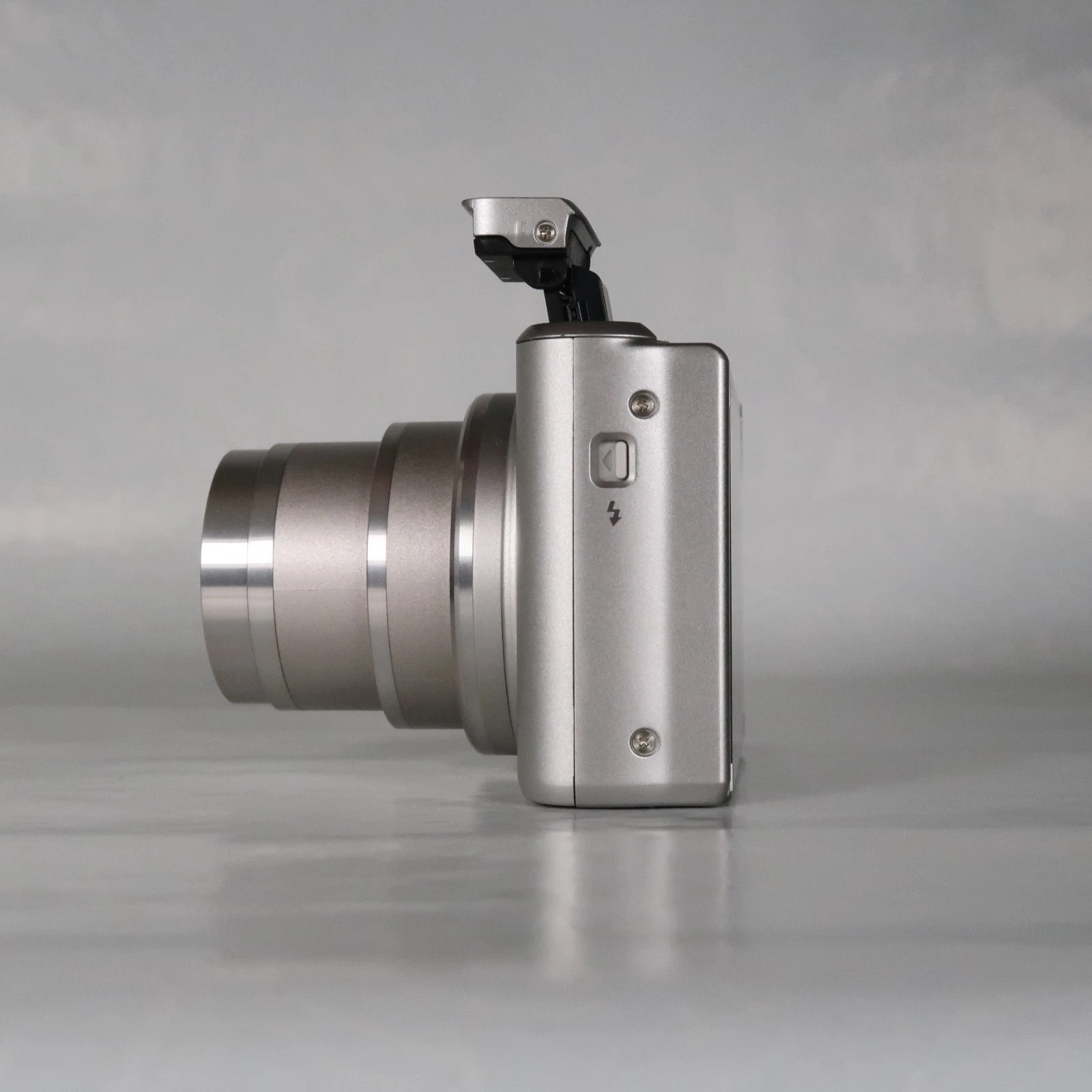 Canon Powershot SX740 HS Digital Camera Silver 20.3MP, SD, Case, Manual thumbnail 14