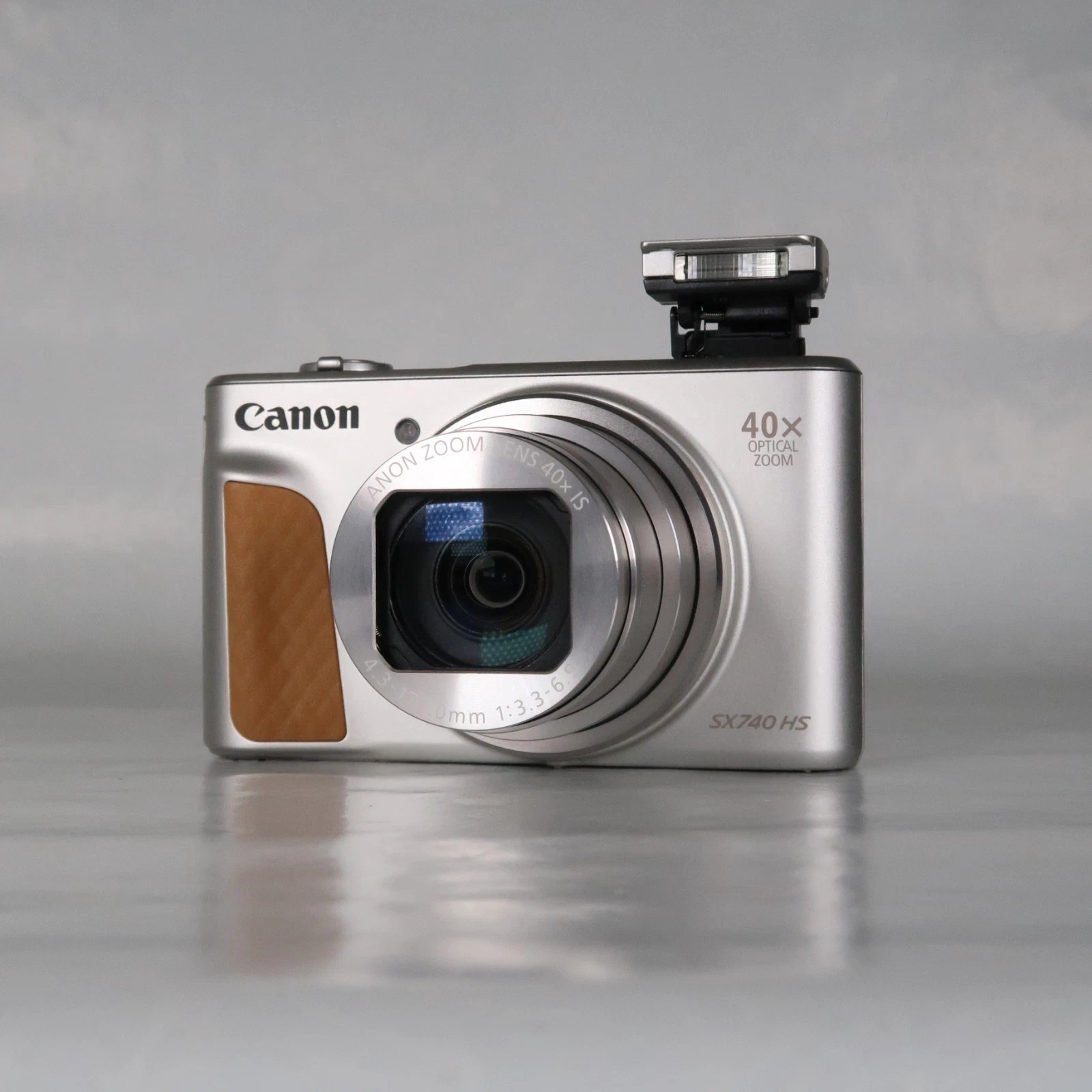 Canon Powershot SX740 HS Digital Camera Silver 20.3MP, SD, Case, Manual thumbnail 4