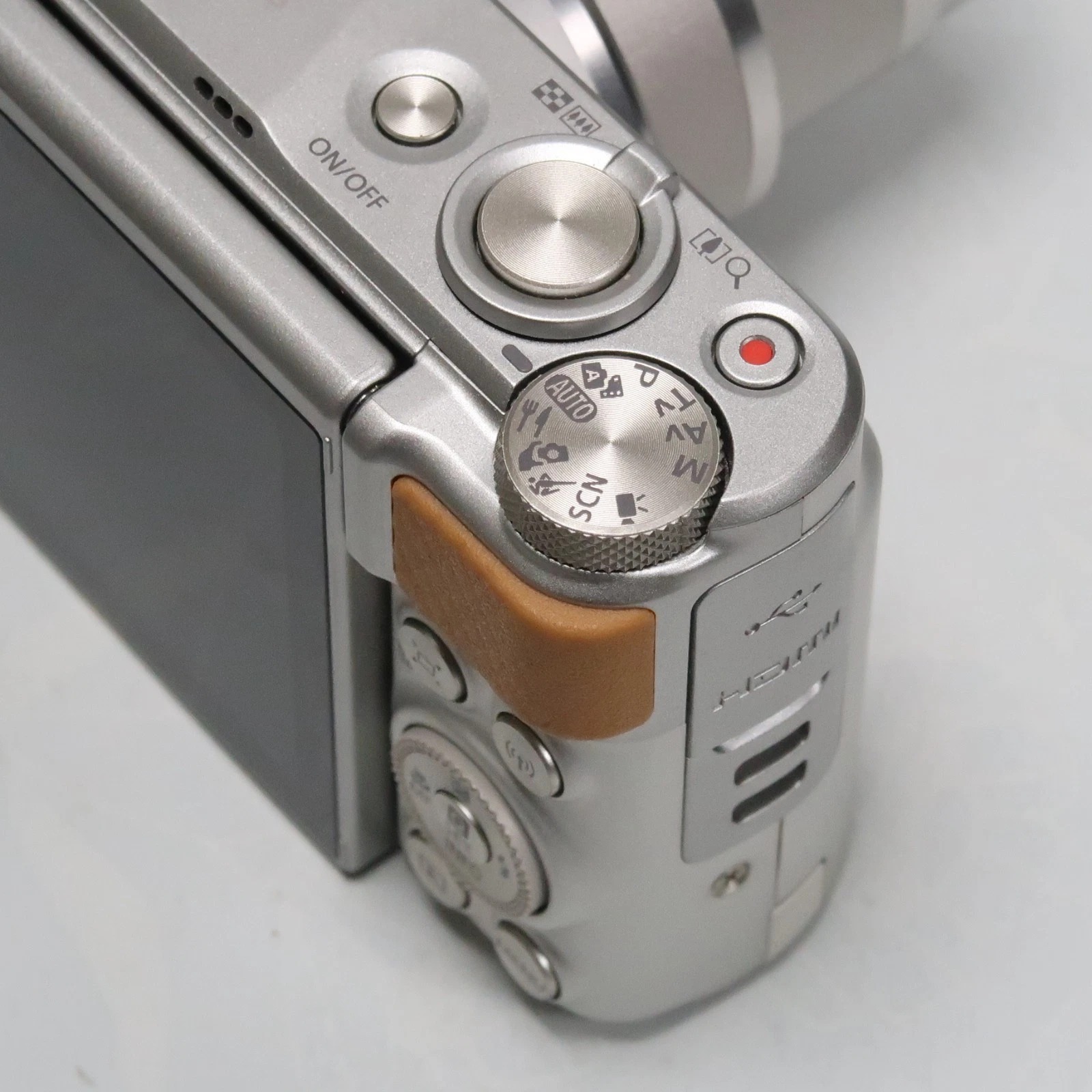 Canon Powershot SX740 HS Digital Camera Silver 20.3MP, SD, Case, Manual thumbnail 9