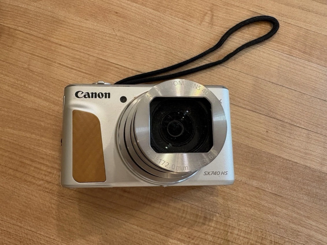Canon PowerShot SX740 HS Digital Camera – Silver – With Accessories & Extras thumbnail 2