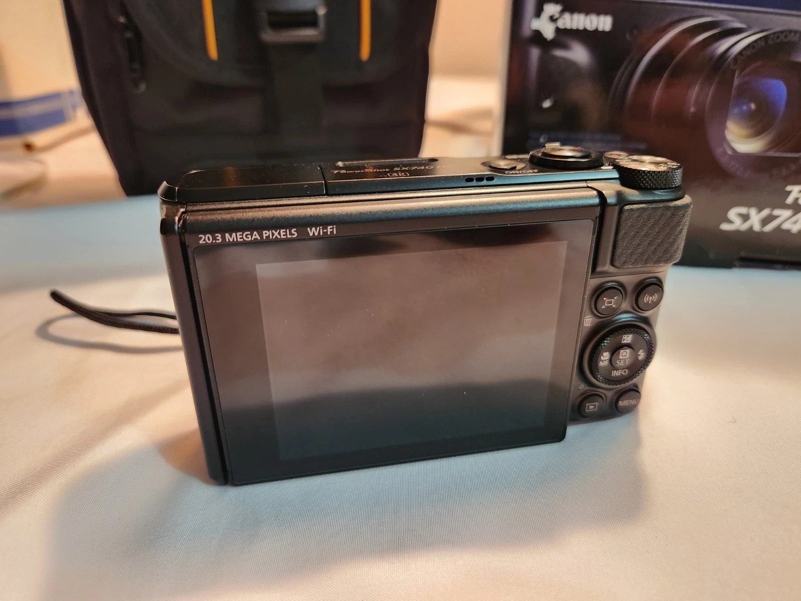 Canon PowerShot SX740 HS Digital Camera W/ Lowepro Case & Original Packaging thumbnail 3