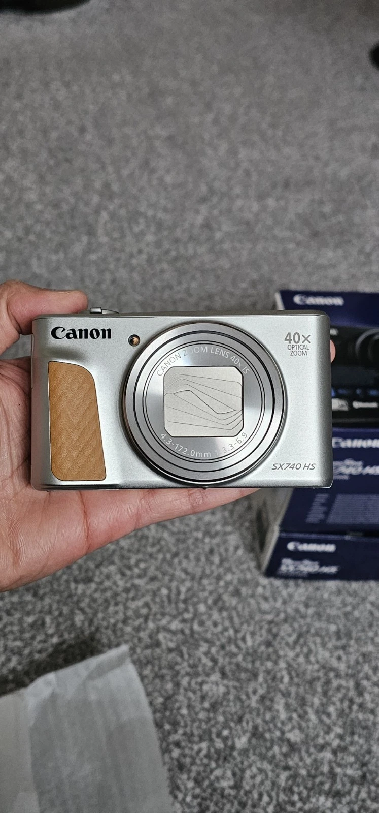 Canon PowerShot SX740 HS – Ultra-Zoom Pocket Camera in Silver (Used 3 Times) thumbnail 3