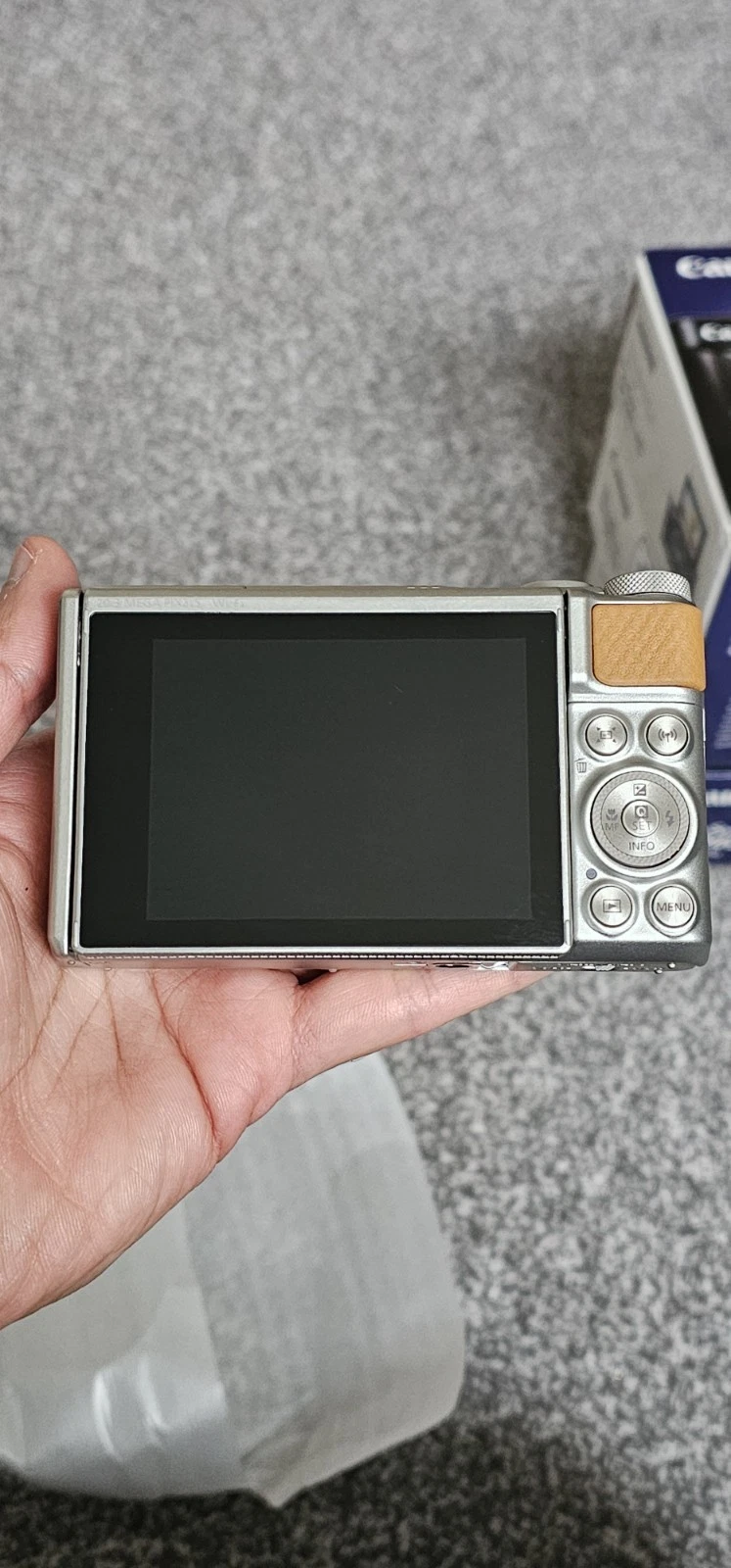 Canon PowerShot SX740 HS – Ultra-Zoom Pocket Camera in Silver (Used 3 Times) thumbnail 4