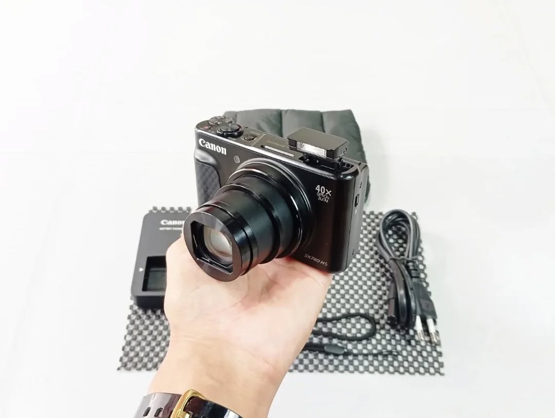 Canon SX 740 HS Digital Camera 40X Optical Zoom 4K Video 10fps 20.3 MP thumbnail 3