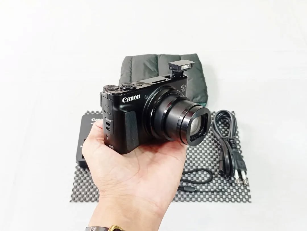 Canon SX 740 HS Digital Camera 40X Optical Zoom 4K Video 10fps 20.3 MP thumbnail 4