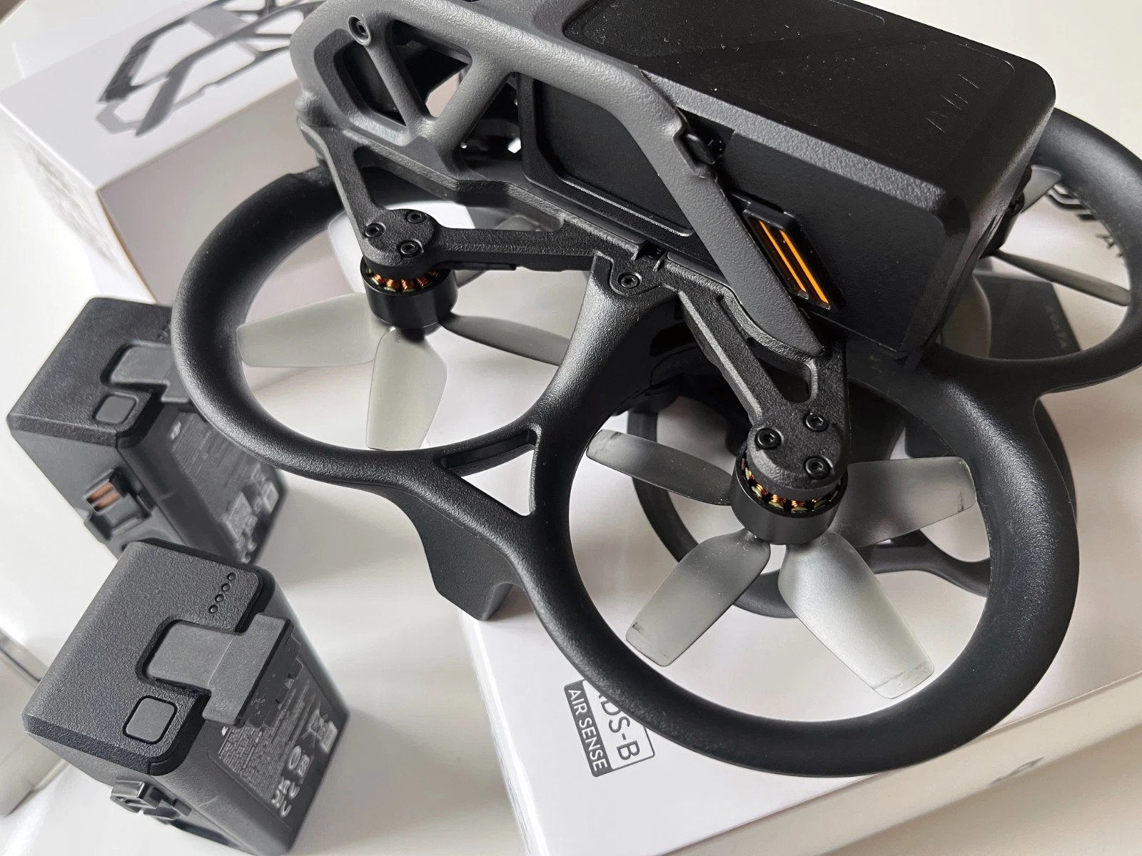 DJI Avata Pro-View Mega Combo – FPV Drone with Goggles Integra + Remote & Motion Controllers thumbnail 5