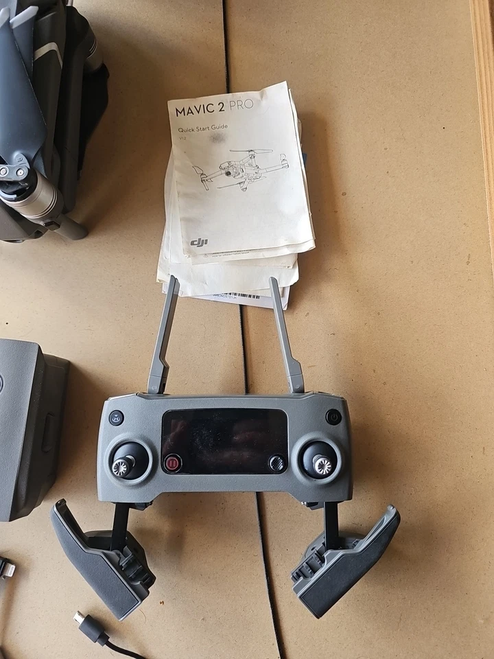 DJI Mavic 2 Pro Drone - Gray thumbnail 3