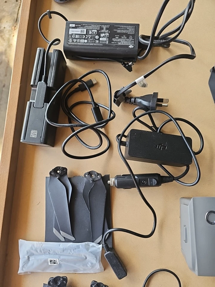 DJI Mavic 2 Pro Drone - Gray thumbnail 4