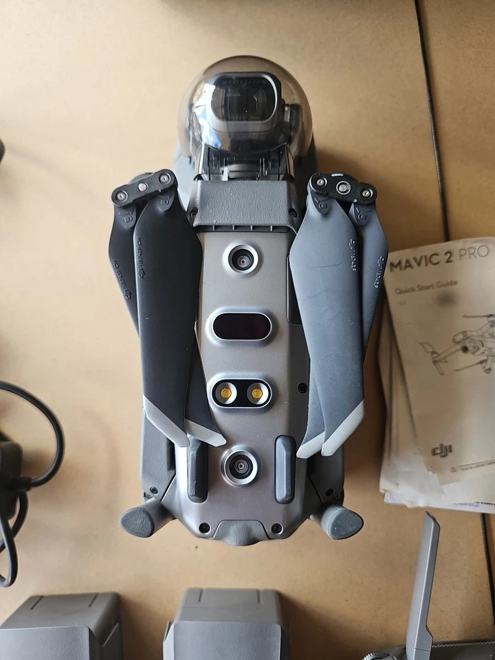 DJI Mavic 2 Pro Drone - Gray thumbnail 5
