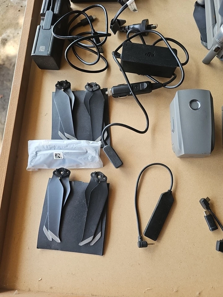 DJI Mavic 2 Pro Drone - Gray thumbnail 8