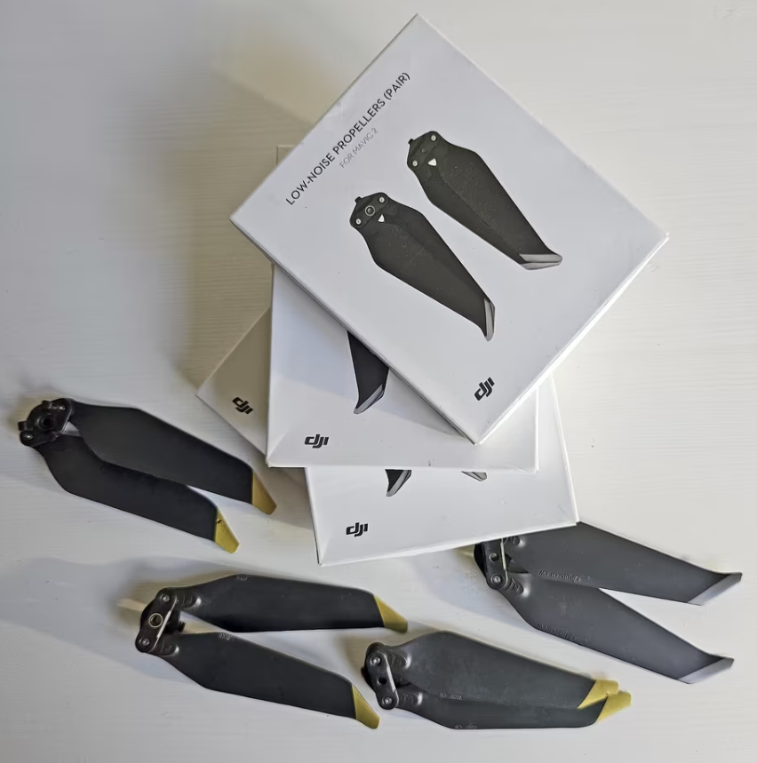 DJI Mavic 2 Pro drone plus Smart Controller and accessories thumbnail 4