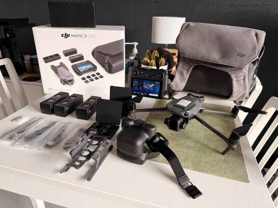 DJI Mavic 3 Cinema – Premium Combo with RC Pro Controller thumbnail 3