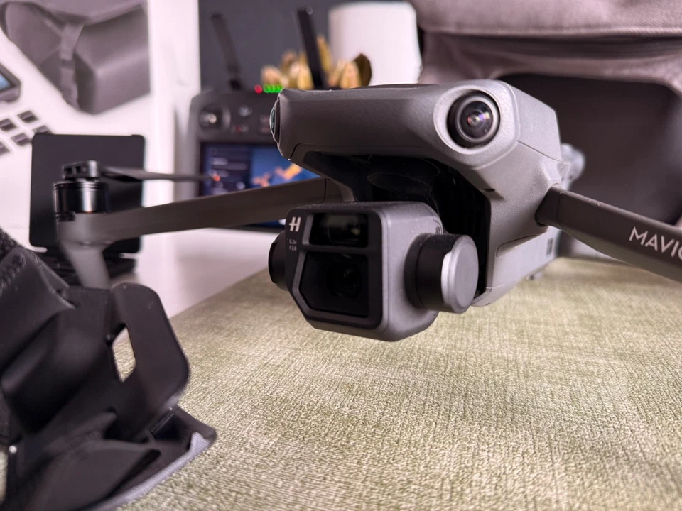 DJI Mavic 3 Cinema – Premium Combo with RC Pro Controller thumbnail 9
