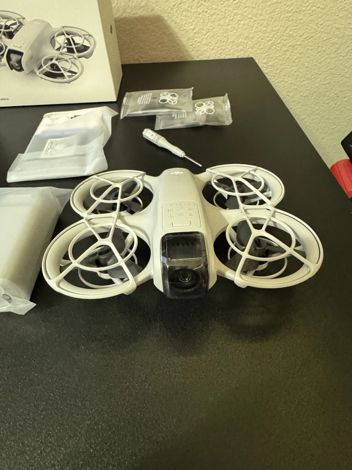 DJI Neo Combo – Compact Smart Drone (Combo Kit) thumbnail 3