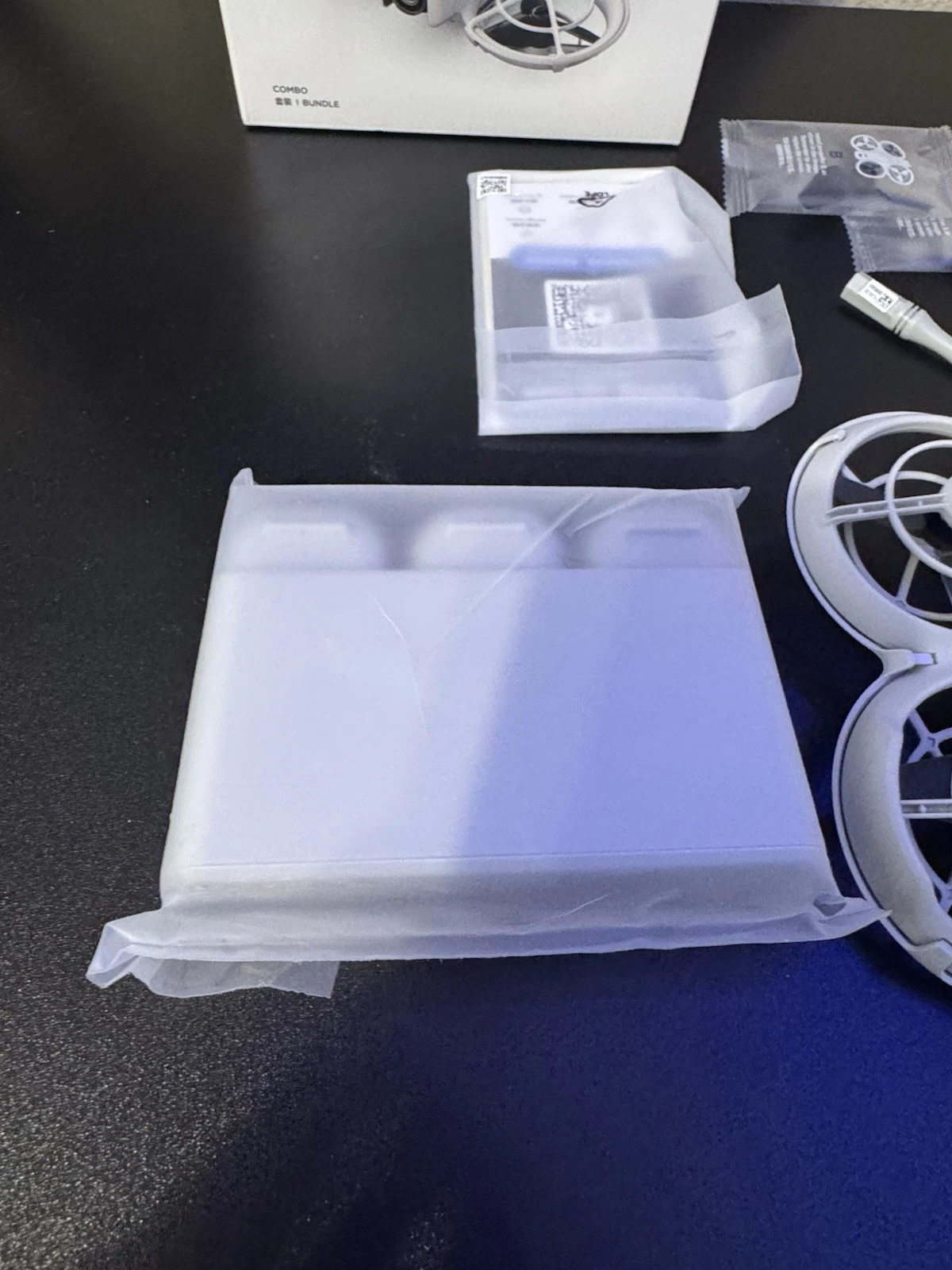 DJI Neo Combo – Compact Smart Drone (Combo Kit) thumbnail 4