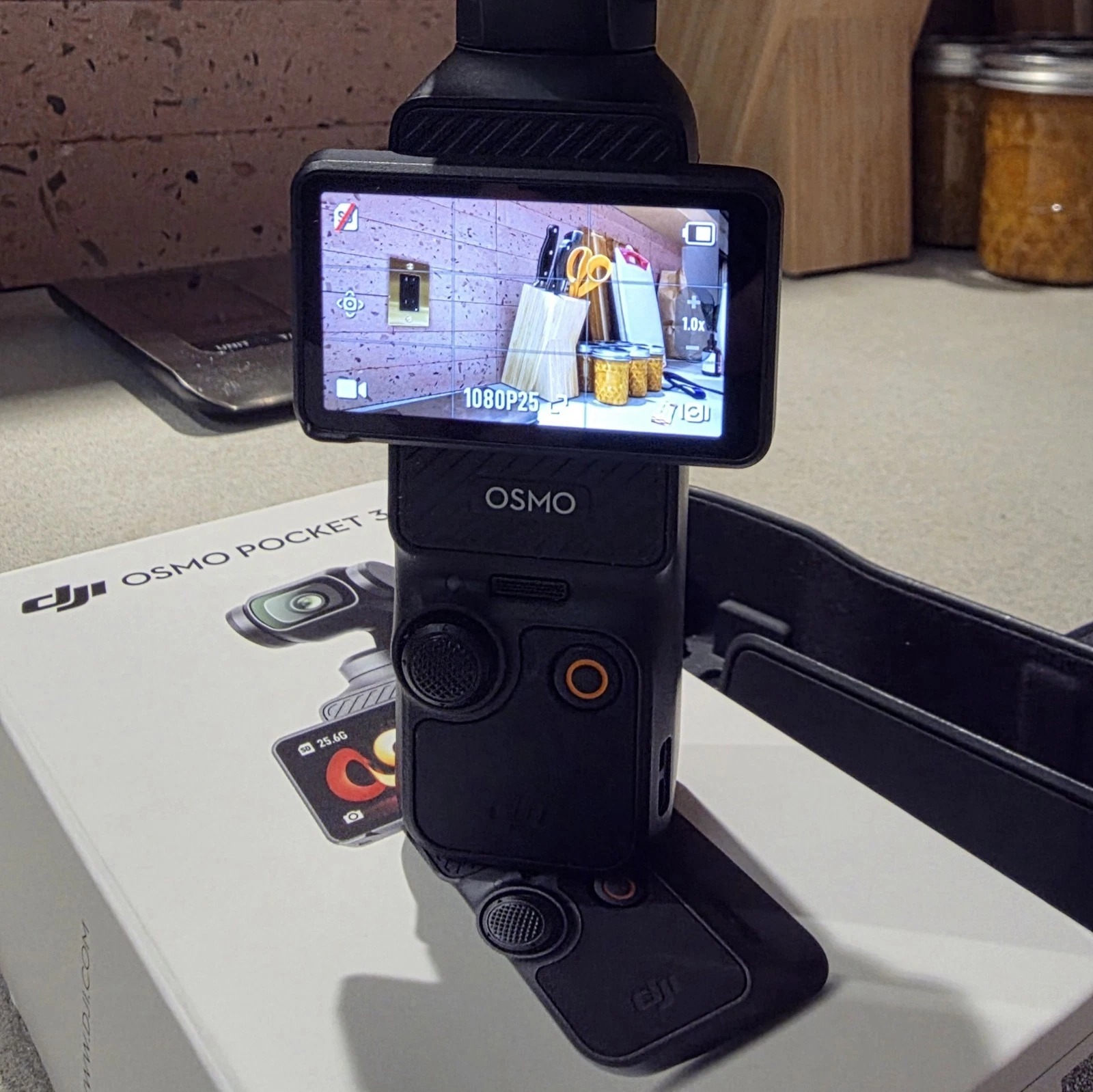 DJI Osmo Pocket 3 4K 3-Axis Stabilizer Gimbal Camera thumbnail 5