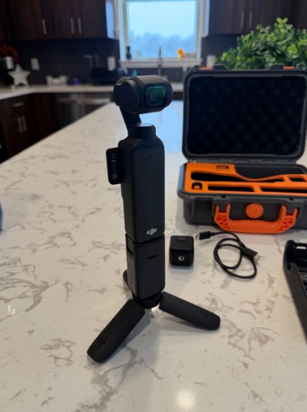 DJI Osmo Pocket 3 4K Camera Care Refresh Carry Case Warranty till April 2027 Excellent thumbnail 4