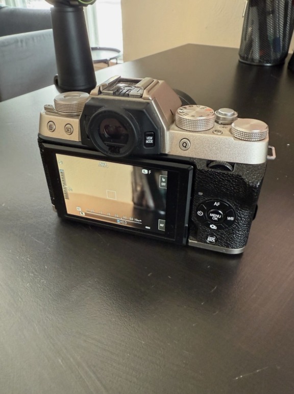 Fujifilm X-T100 Mirrorless Digital Camera – 24.2MP APS-C with XC 15-45mm Kit Lens thumbnail 8