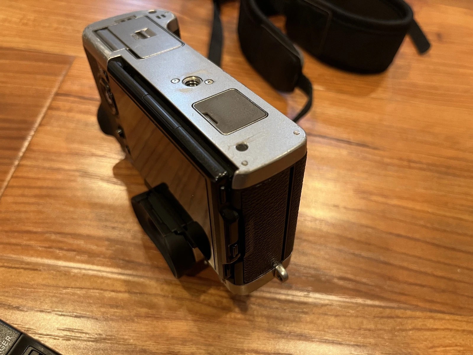 Fujifilm X-T3 26.1MP Mirrorless Digital Camera (Silver Body) – Only 1,000 Shutter Count thumbnail 6