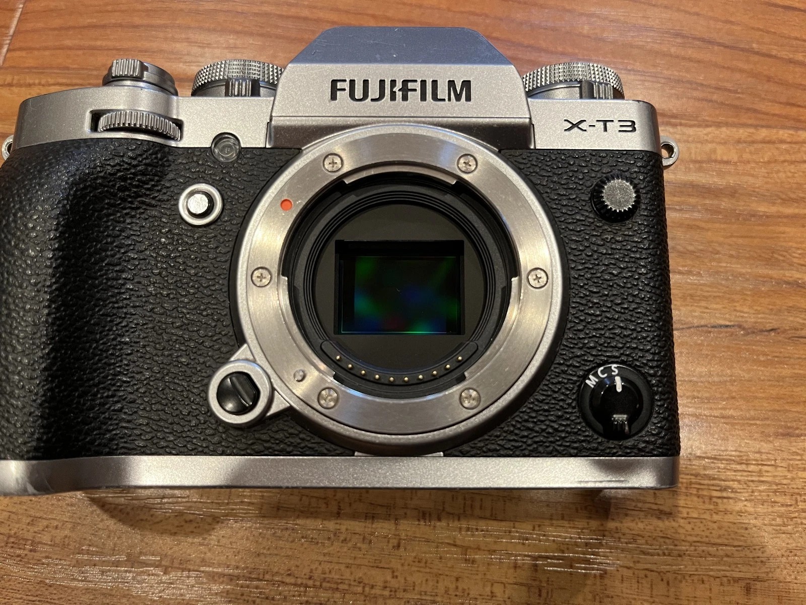 Fujifilm X-T3 26.1MP Mirrorless Digital Camera (Silver Body) – Only 1,000 Shutter Count thumbnail 7