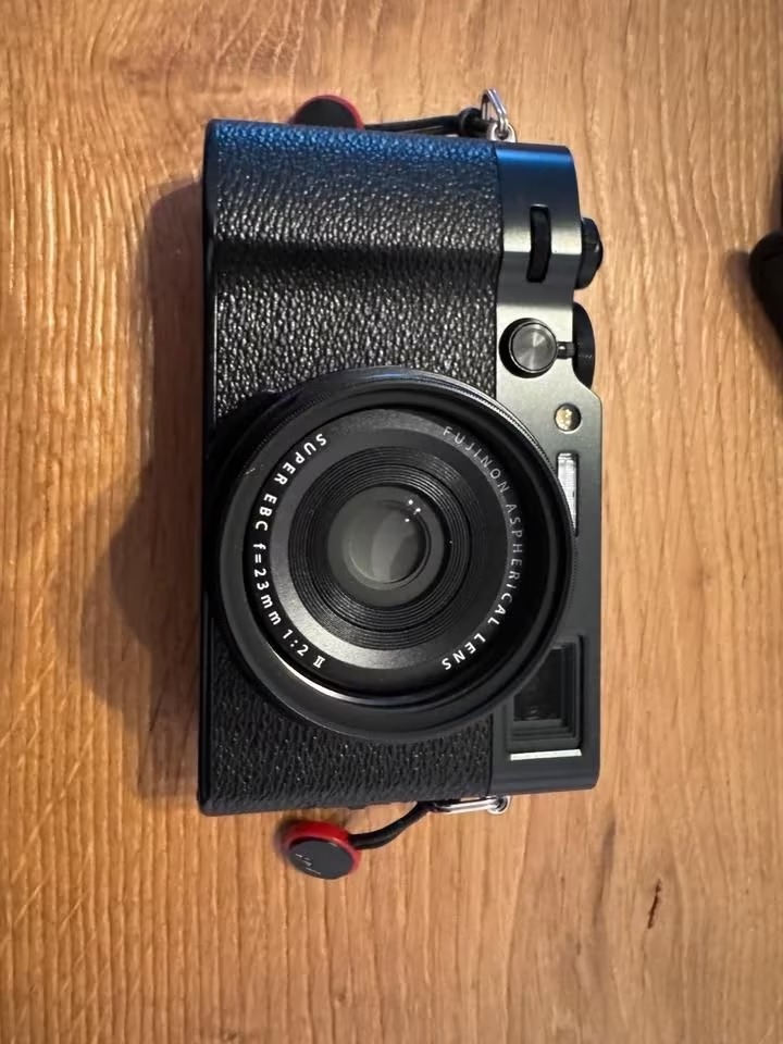 Fujifilm X100 VI – Excellent Shape with Original Receipt & Extras thumbnail 10