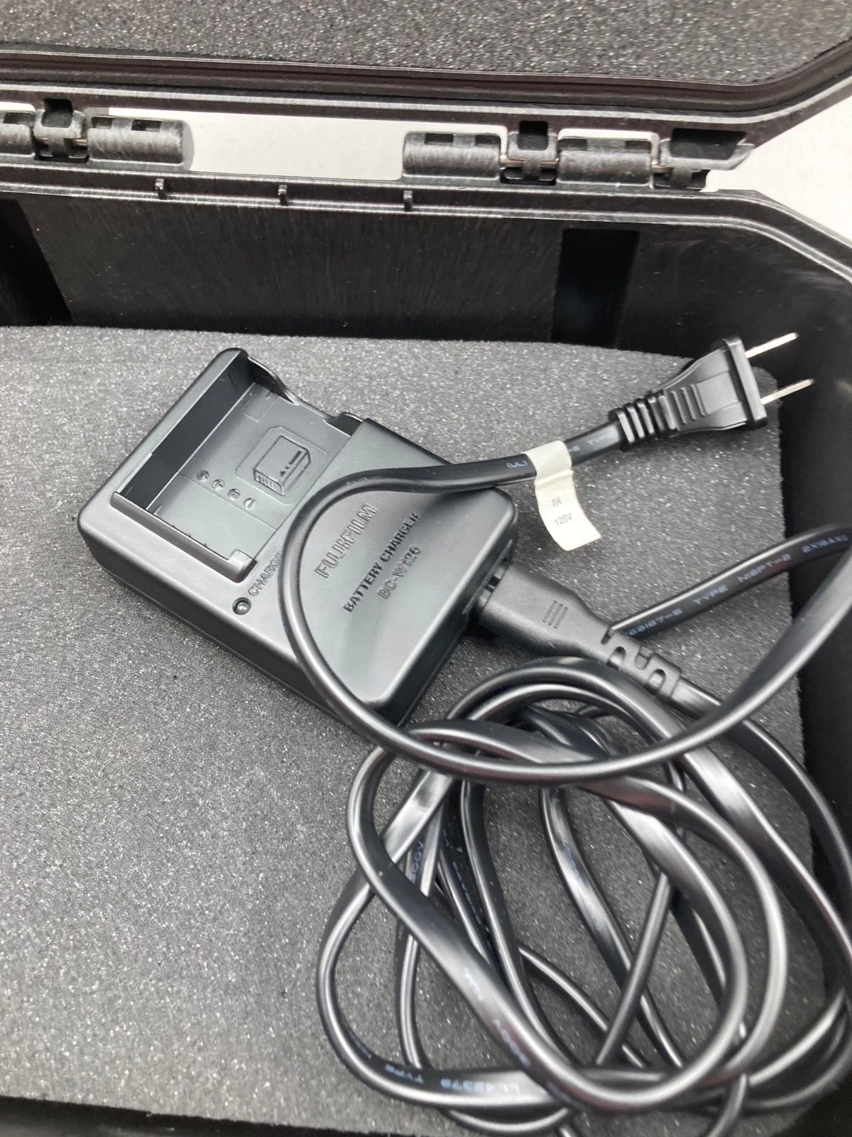 Fujifilm X100F Digital Camera With Fujinon Lens Silver Tested With Hard Case thumbnail 11