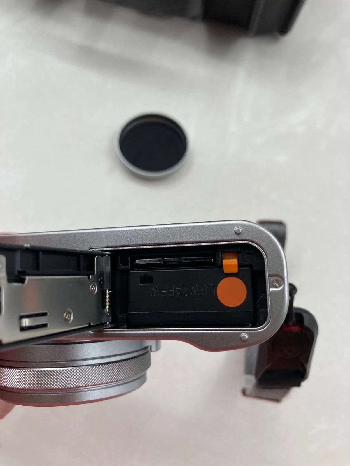 Fujifilm X100F Digital Camera With Fujinon Lens Silver Tested With Hard Case thumbnail 7