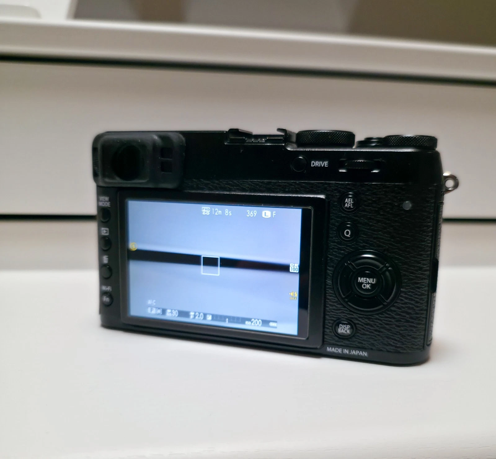 Fujifilm X100T APS-C - 23mm f/2 - Camera Black thumbnail 4