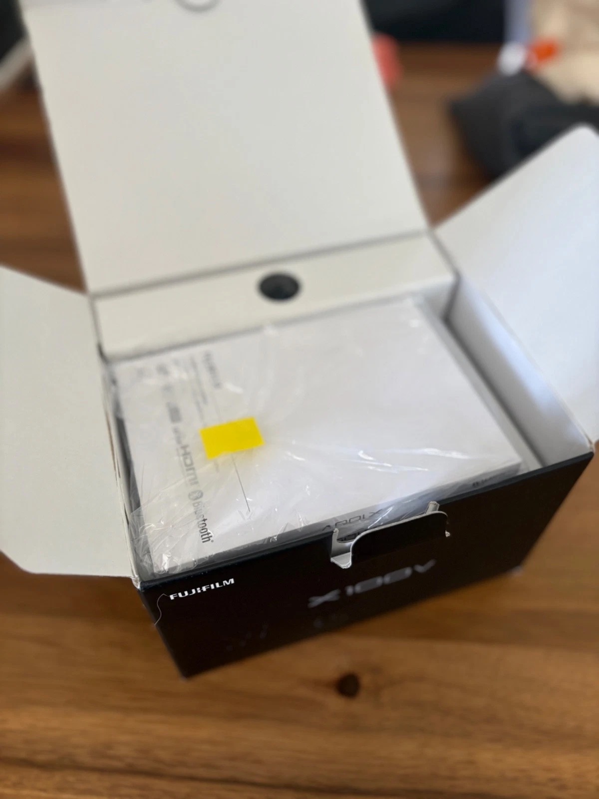 Fujifilm X100V 26.1MP Compact Camera - Silver thumbnail 7