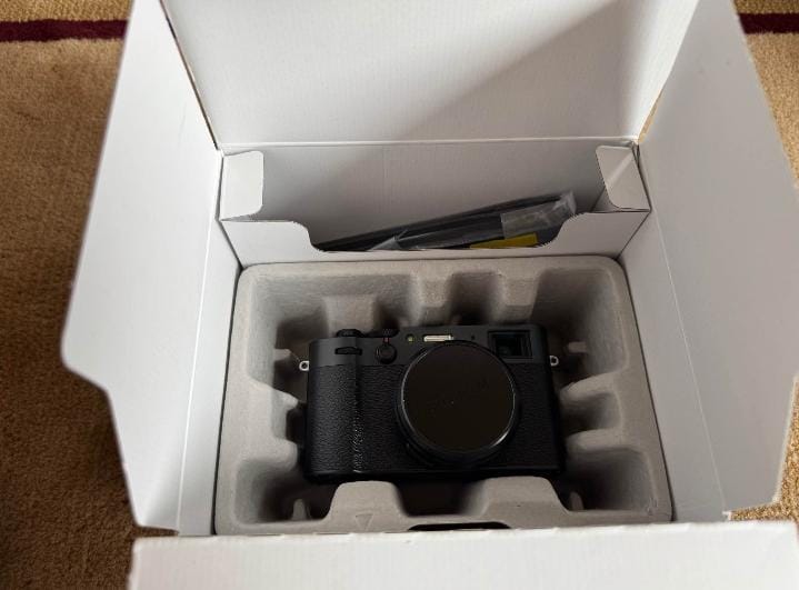 Fujifilm X100V 26.1MP Digital Camera – Black 5,500 Shutter Count – Excellent thumbnail 6