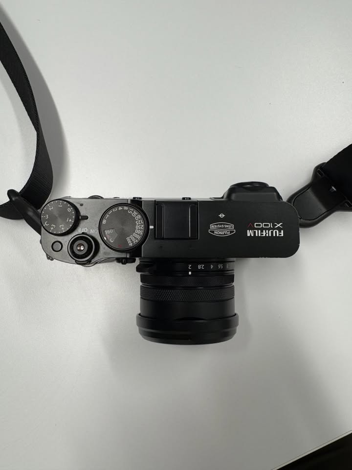 Fujifilm X100V – Black – Fully Functional thumbnail 2