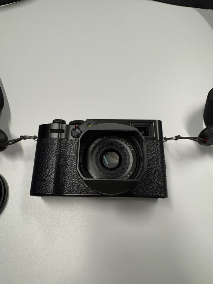 Fujifilm X100V – Black – Fully Functional thumbnail 3