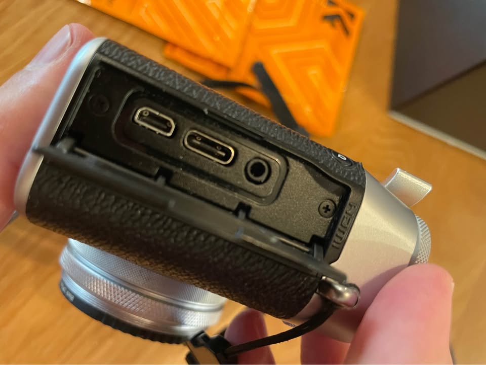 Fujifilm X100V Digital Camera – 26.1MP APS-C, 4K Video Brand new thumbnail 2