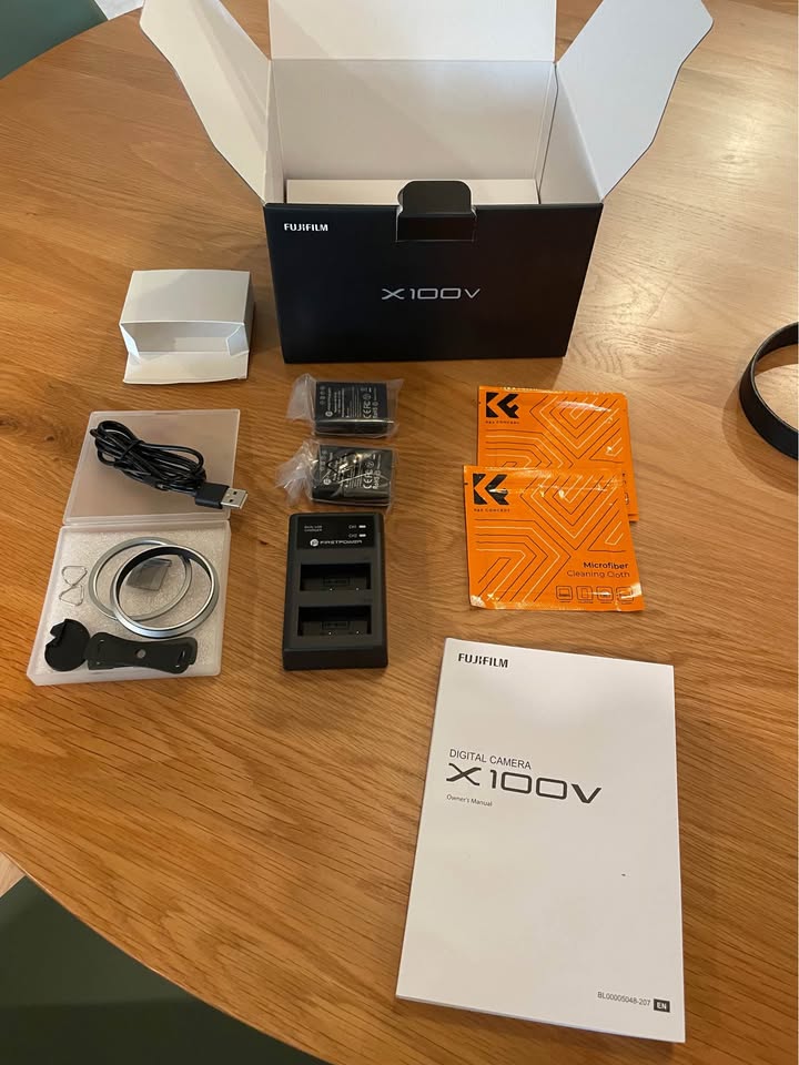 Fujifilm X100V Digital Camera – 26.1MP APS-C, 4K Video Brand new thumbnail 4