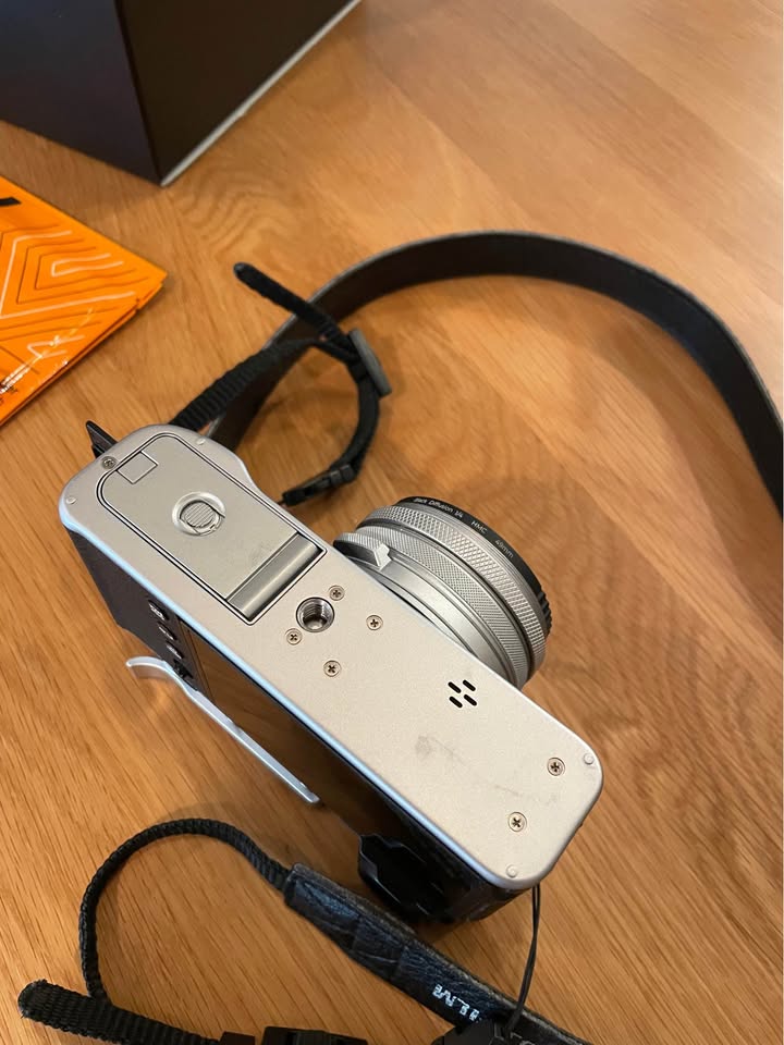 Fujifilm X100V Digital Camera – 26.1MP APS-C, 4K Video Brand new thumbnail 5