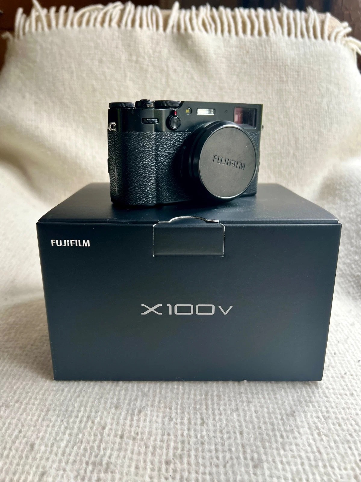 Fujifilm X100V Digital Camera – 26.1MP Compact   thumbnail 15