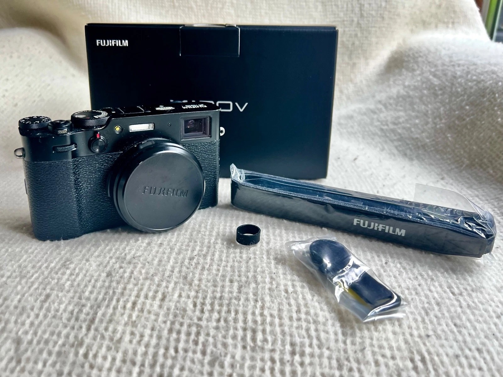 Fujifilm X100V Digital Camera – 26.1MP Compact   thumbnail 5