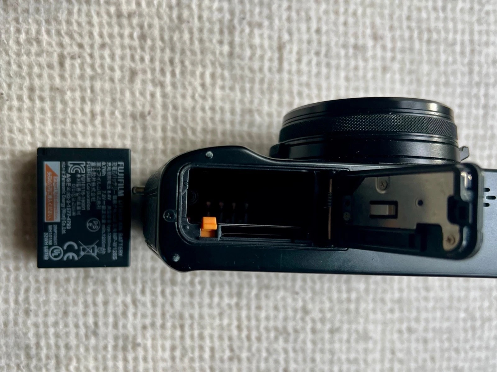 Fujifilm X100V Digital Camera – 26.1MP Compact   thumbnail 9