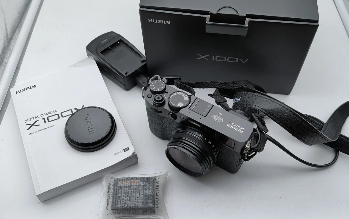 Fujifilm X100V – Excellent Condition thumbnail 1