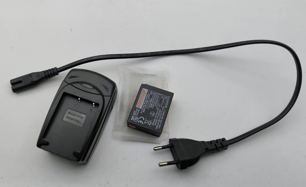 Fujifilm X100V – Excellent Condition thumbnail 10