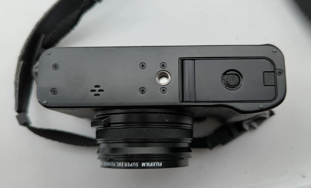 Fujifilm X100V – Excellent Condition thumbnail 4
