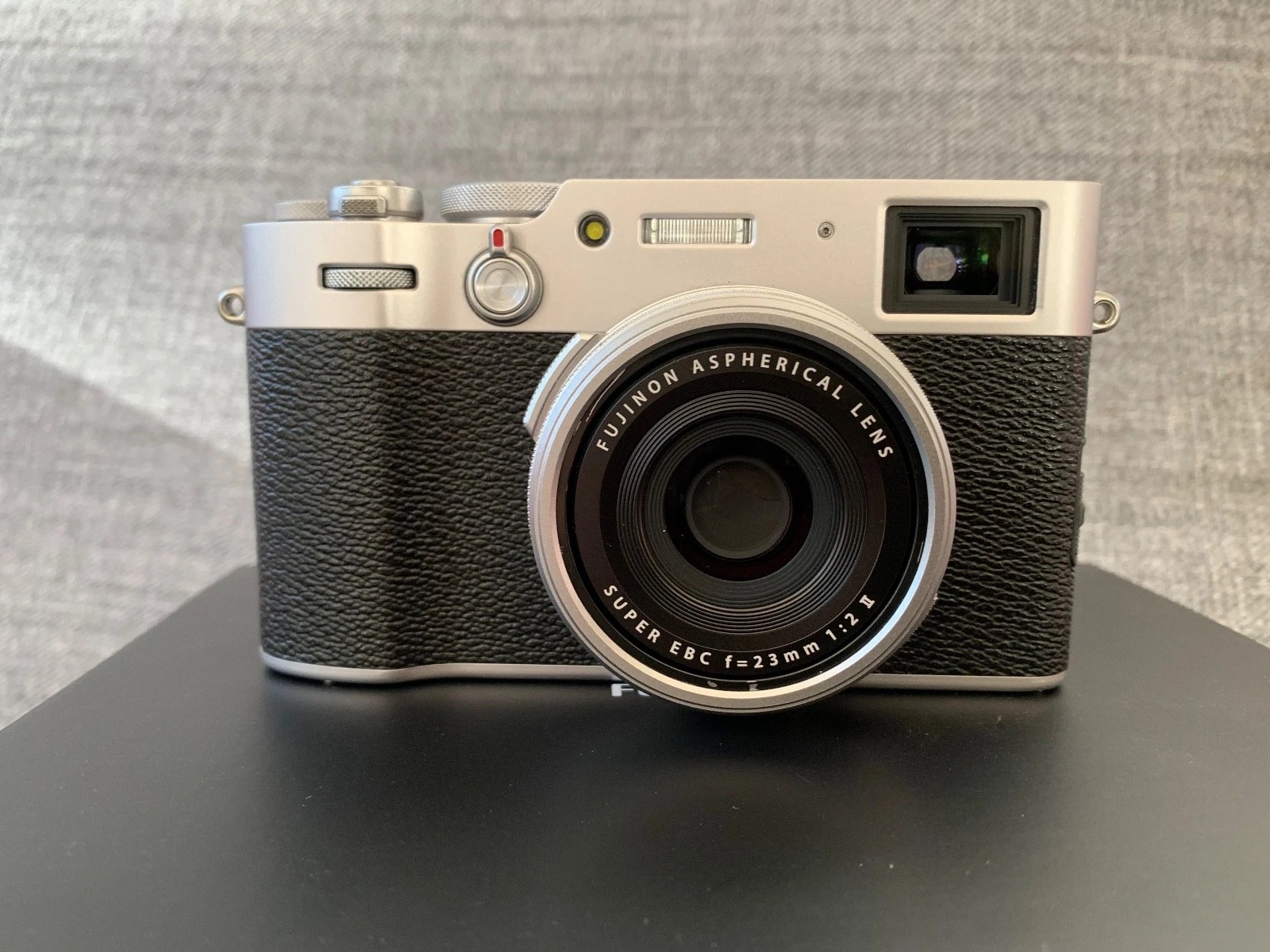 Fujifilm X100V – Silver – Compact Premium Camera in Great Condition thumbnail 1