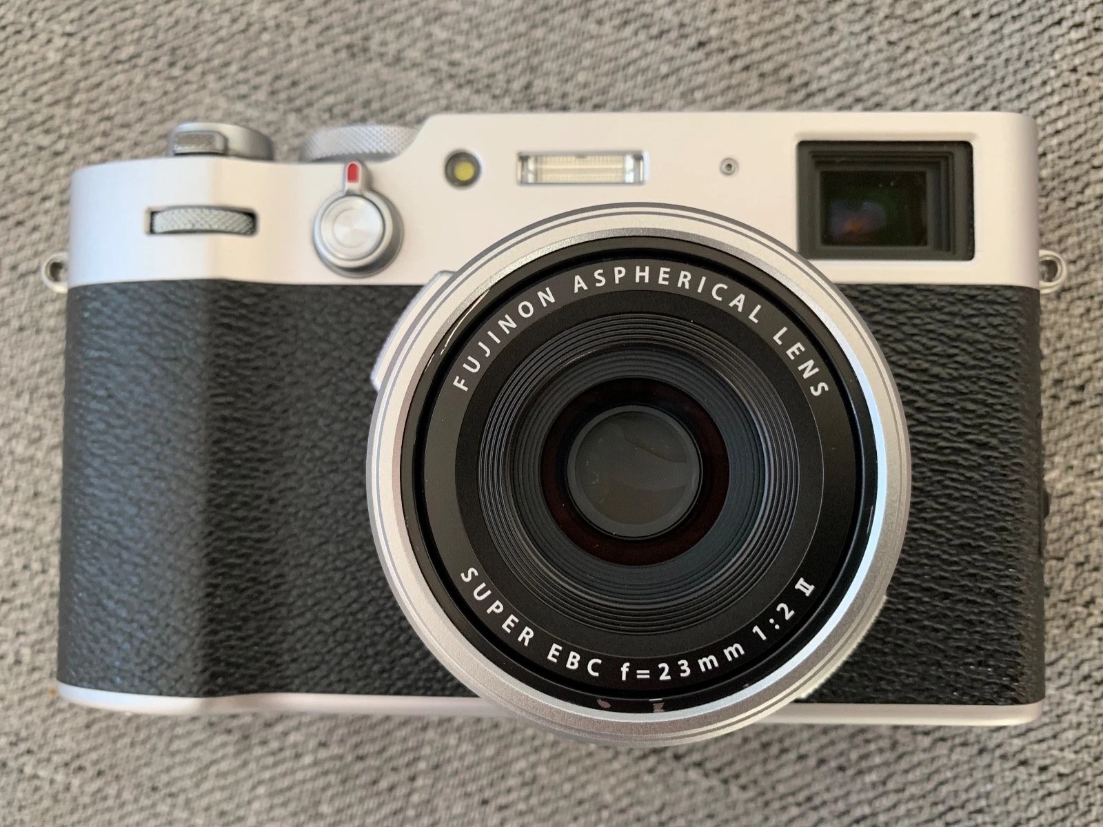 Fujifilm X100V – Silver – Compact Premium Camera in Great Condition thumbnail 2