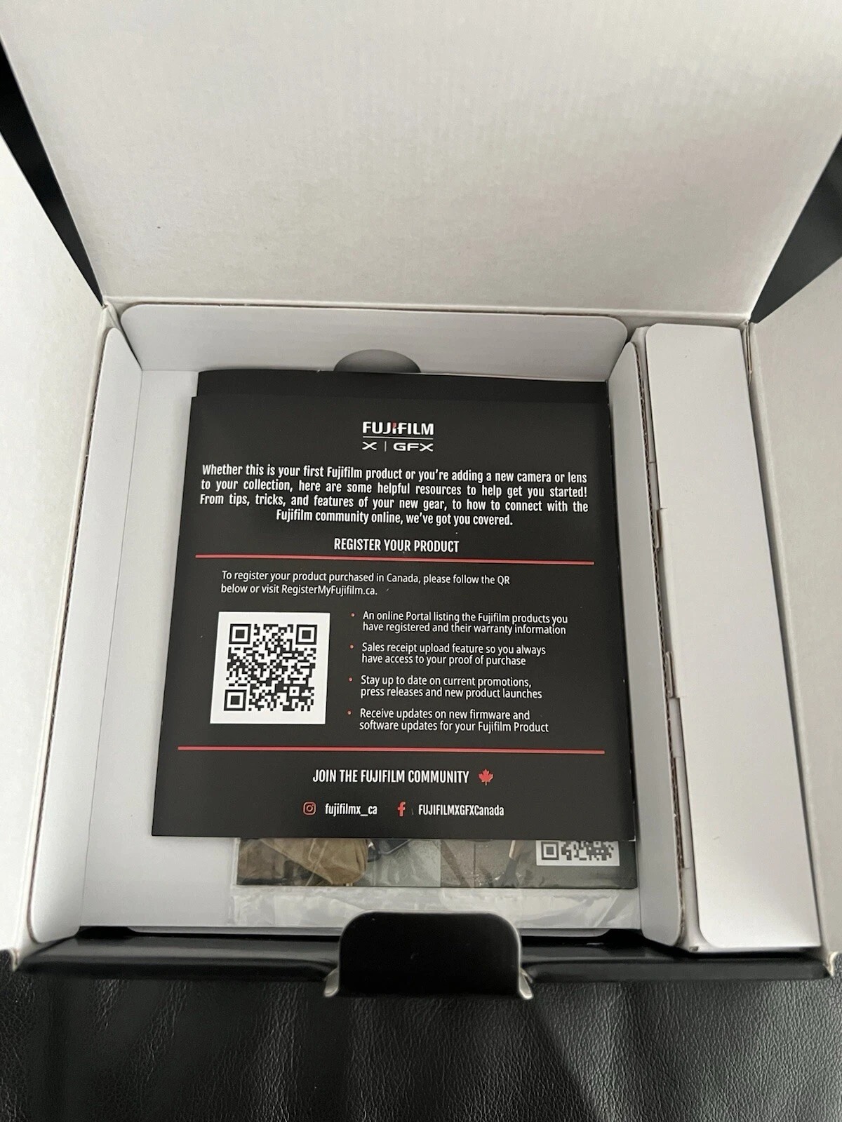 Fujifilm X100VI 40.2MP Compact Digital Camera Silver BRAND NEW thumbnail 2