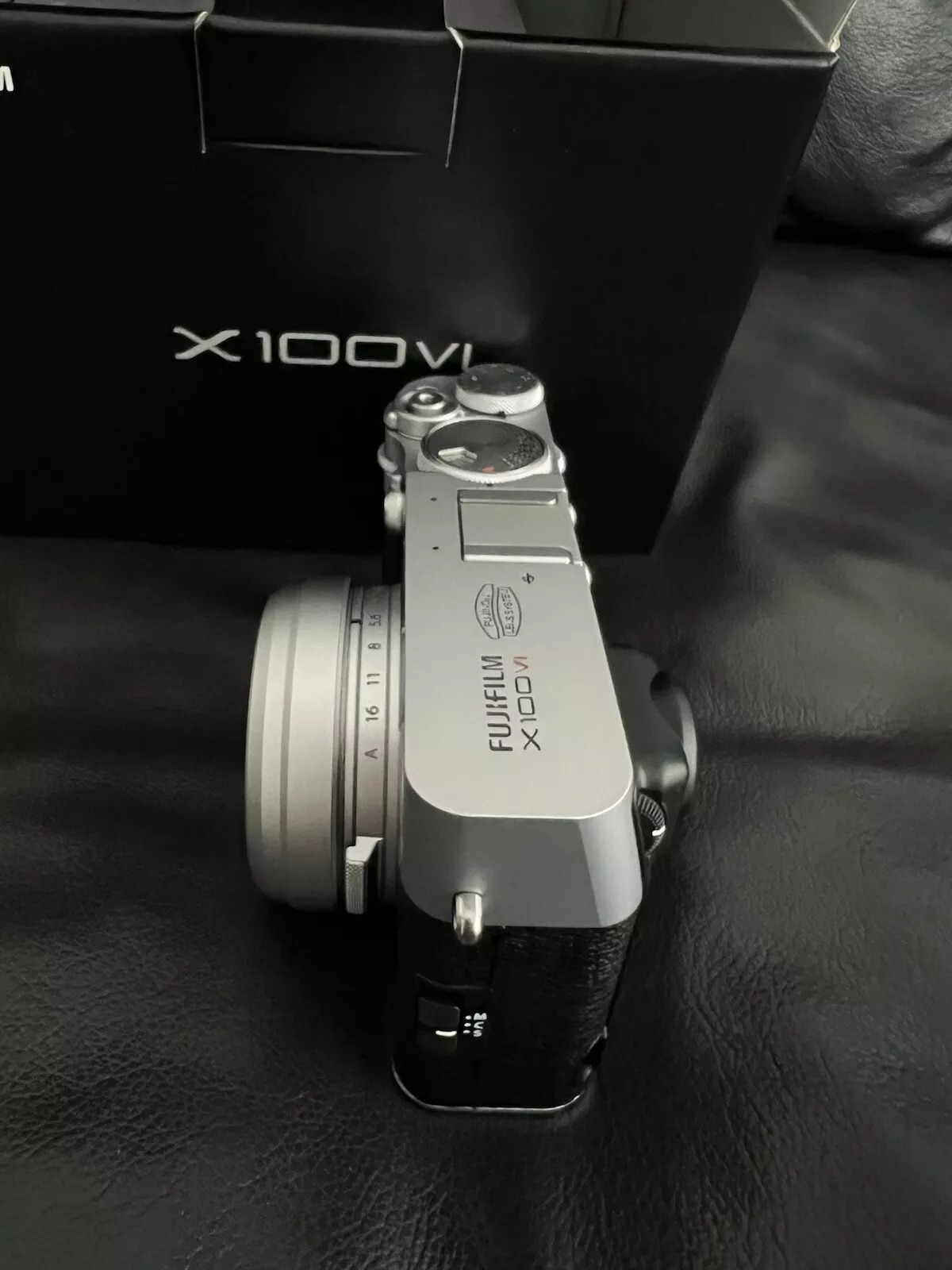 Fujifilm X100VI 40.2MP Compact Digital Camera Silver BRAND NEW thumbnail 8