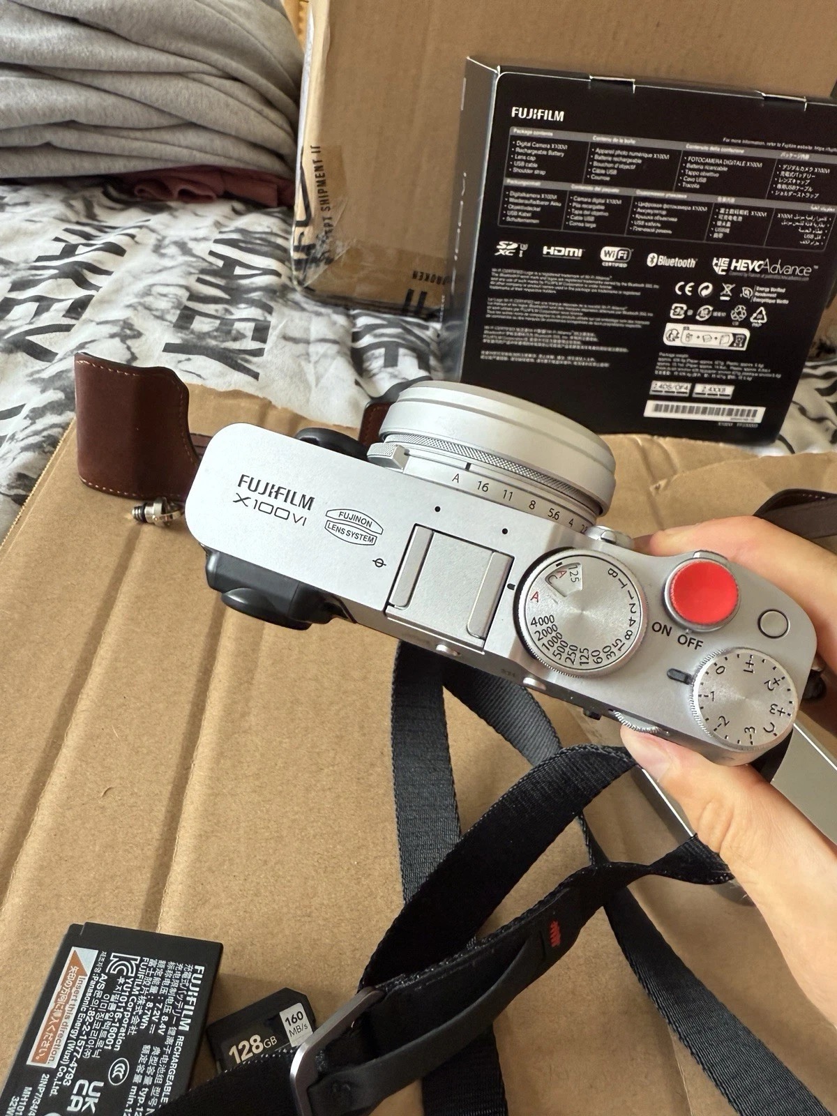 Fujifilm X100VI 40.2MP Compact Digital Camera (Silver) in Very Good Condition thumbnail 15